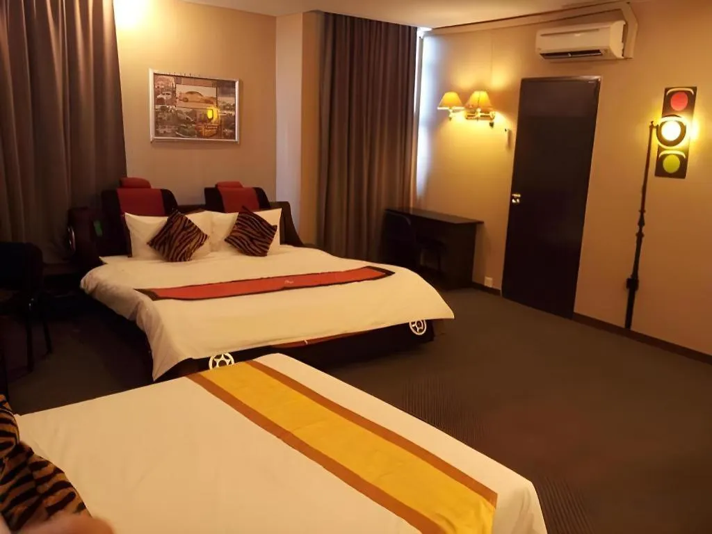 Paragon City Hotel Ipoh 3*,
